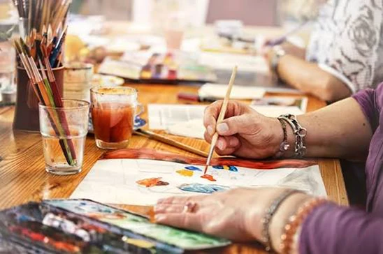 Art-thérapie au sein des institutions